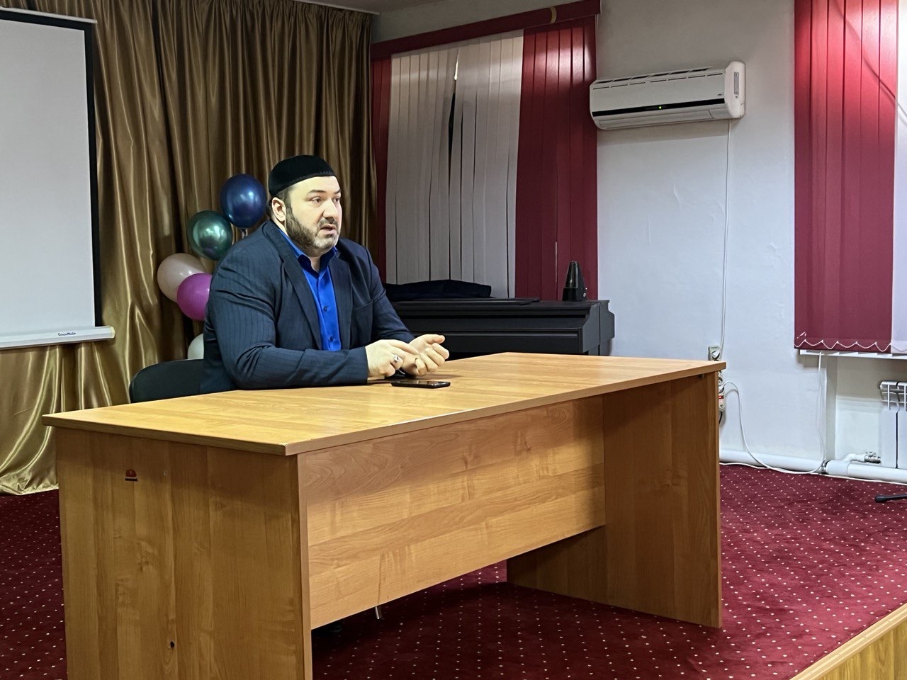 Встреча с представителем духовенства.